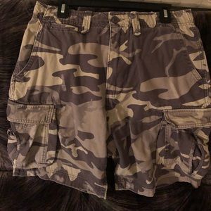 American Rag Men’s Cargo Shorts in Size 32